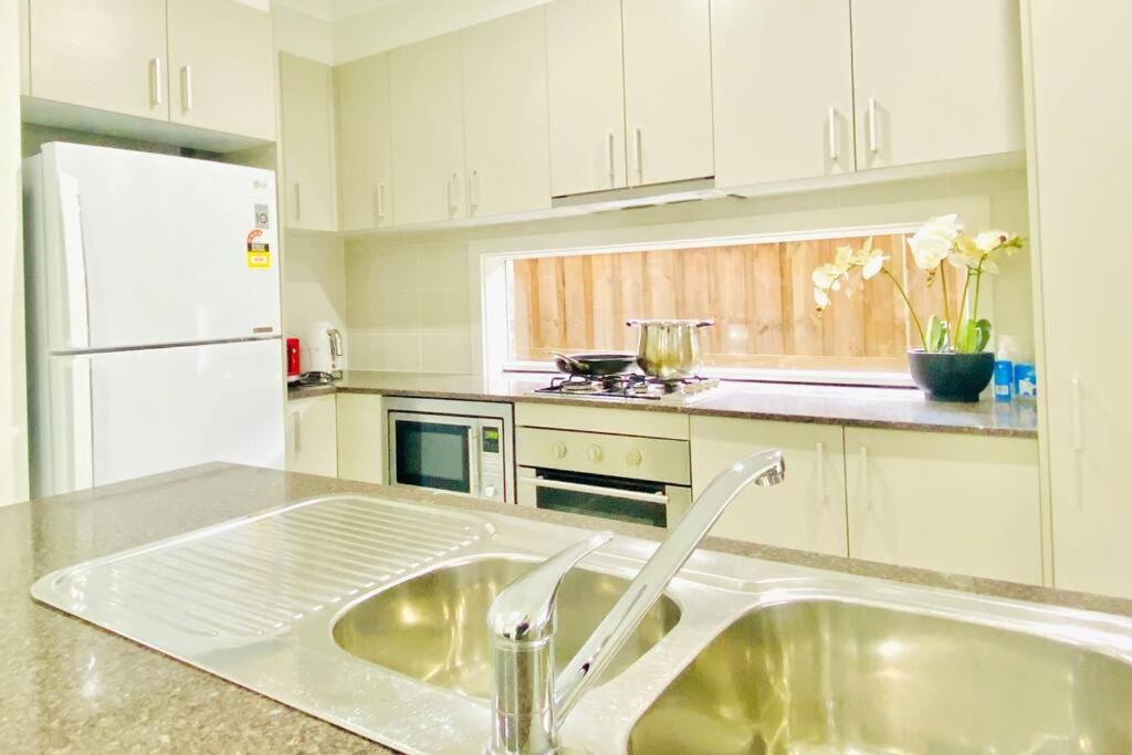 Kellyville 5Br Near Park And Shopping Mall Zewnętrze zdjęcie